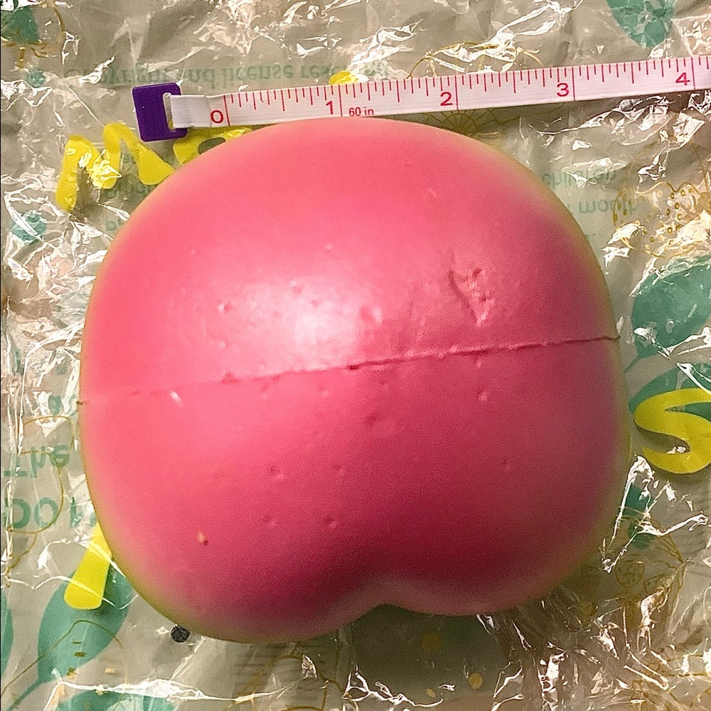 Squishy Peach βGiantβ - Picture 12 of 14